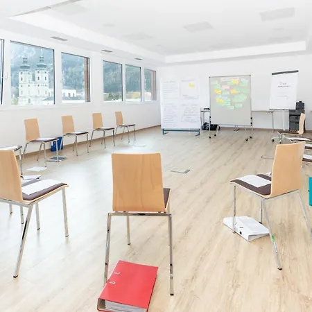 Seminar- & Freunde Der Szálloda 3*