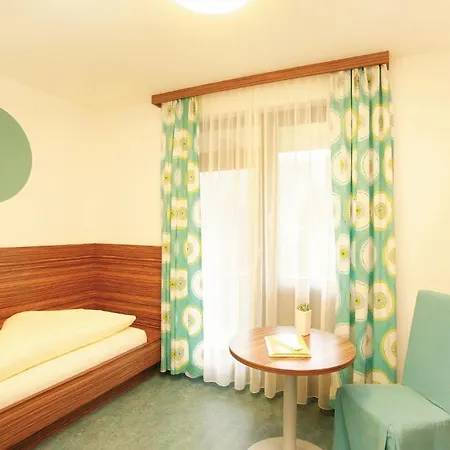 Seminar- & Freunde Der 3*